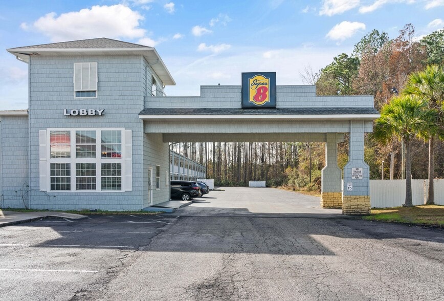 More Photos Of 1220 Boone Avenue Ext, Kingsland Hotel For Sale