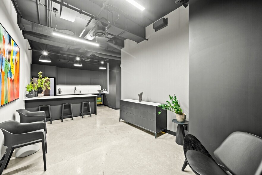 More Photos Of 63 6 Th Av W, Vancouver Medical For Sale