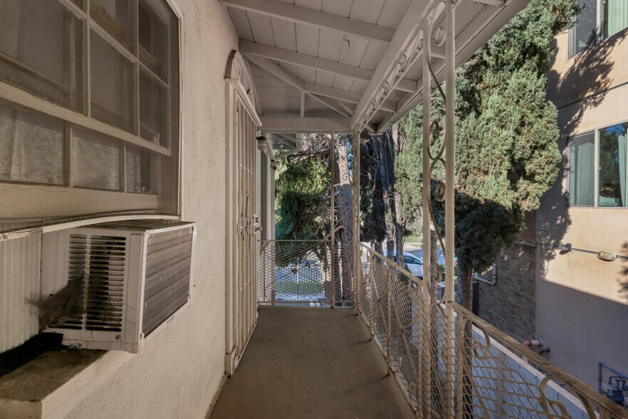 More Photos Of 14622 Sylvan St, Van Nuys Apartments For Sale
