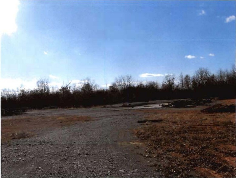 More Photos Of 4981 Highway 70 E, White Bluff Warehouse For Lease