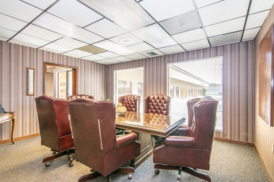 More Photos Of 13080 S Belcher Rd, Largo Office For Lease