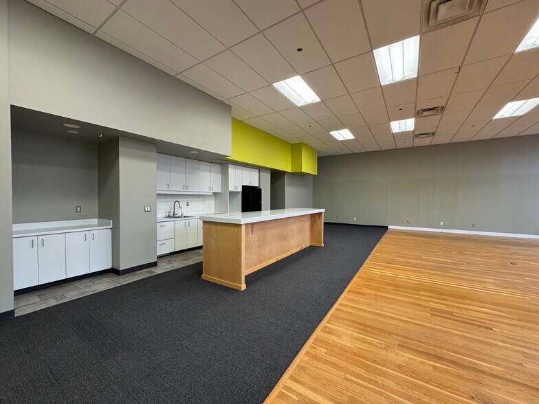 More Photos Of 206 S 5th Ave, Ann Arbor Office For Lease