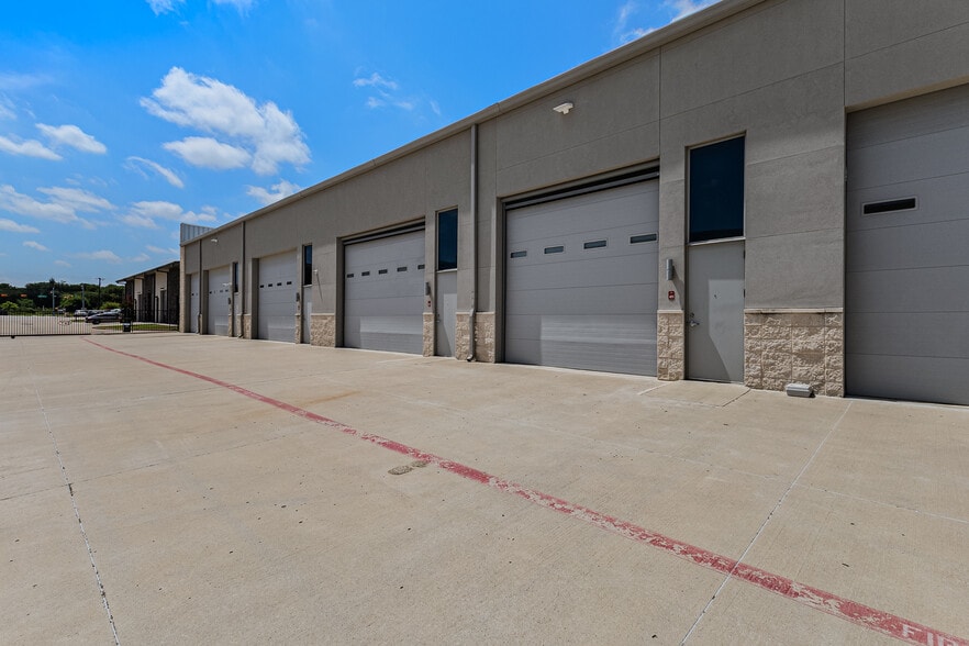 More Photos Of 1725 N Hwy 377, Roanoke Warehouse For Sale