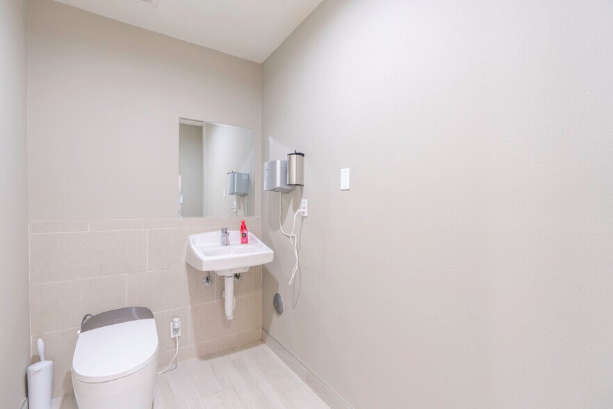 More Photos Of 27442 Calle Arroyo, San Juan Capistrano Medical For Lease