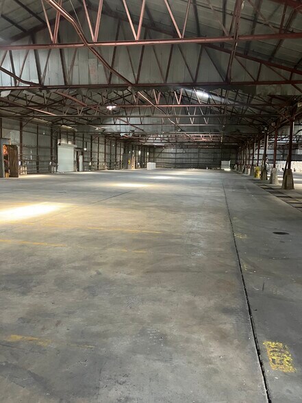 More Photos Of 701 Xavier St, Alexandria Industrial For Sale
