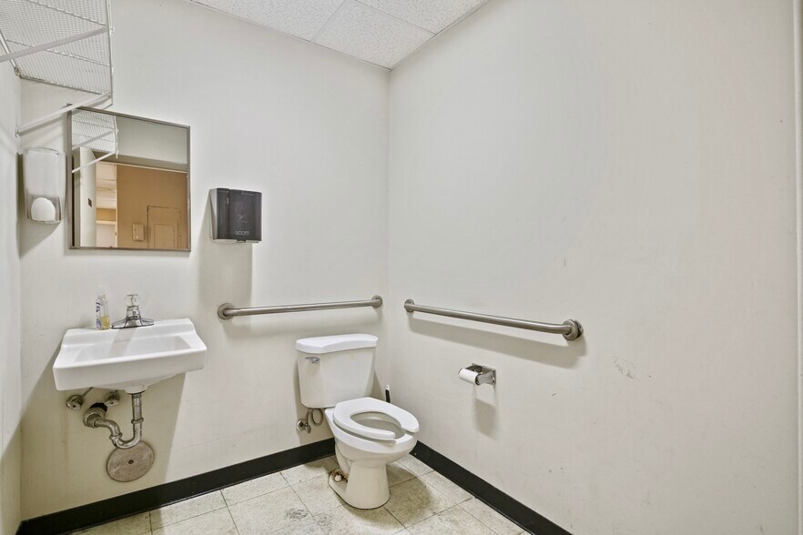 More Photos Of 505-601 Jermor Ln, Westminster Unknown For Lease