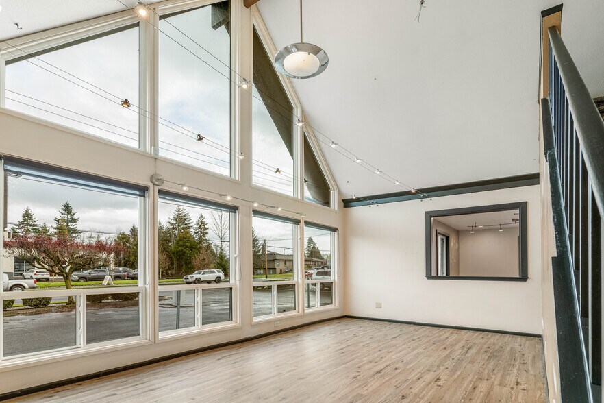 More Photos Of 712 Avenue D, Snohomish Storefront Retail Office For Sale