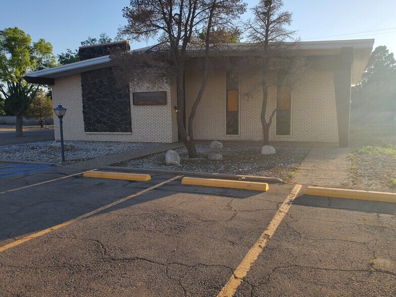 More Photos Of 1010 S Sunset Ave, Roswell Medical For Sale