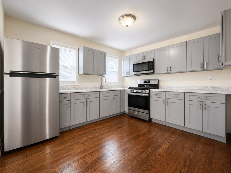 More Photos Of 40 Vine St, Bridgeport Multifamily For Sale