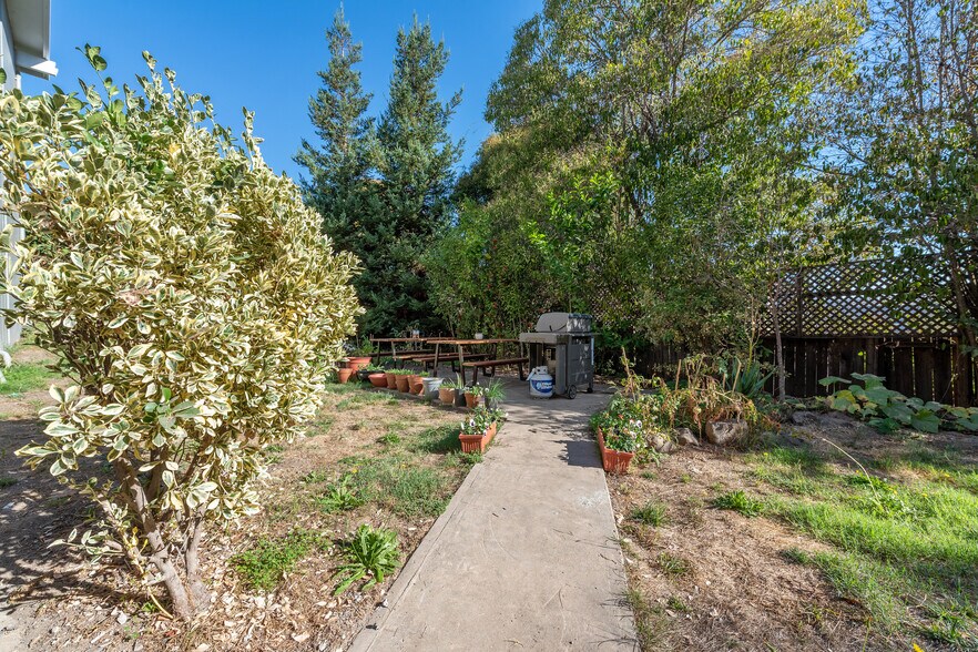 More Photos Of 408 Keller St, Petaluma Apartments For Sale