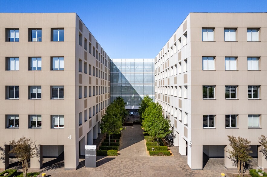 More Photos Of 1500 Solana Blvd, Westlake Unknown For Lease