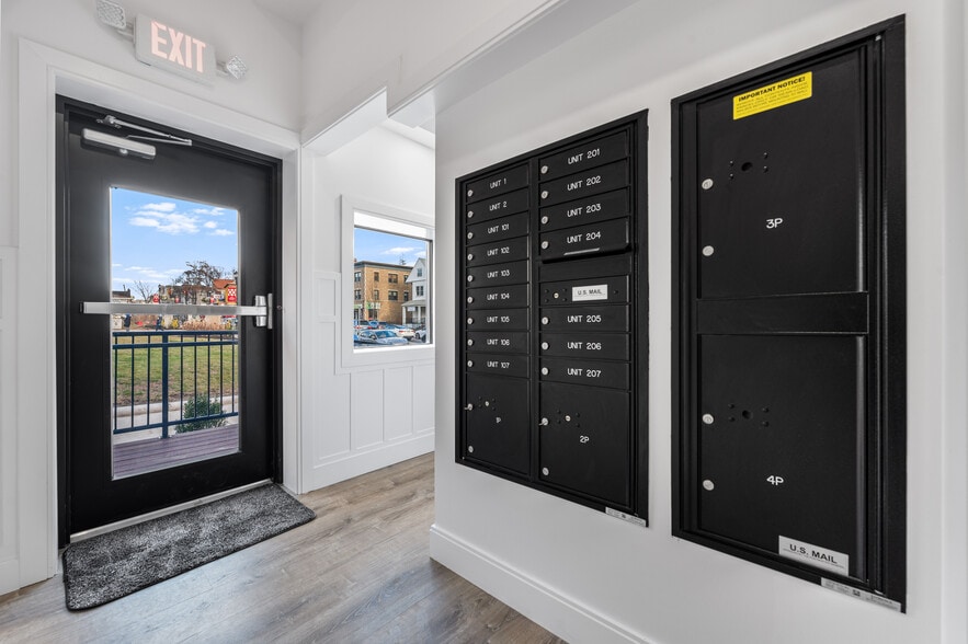 More Photos Of 536 Broadway, Everett Apartments For Sale