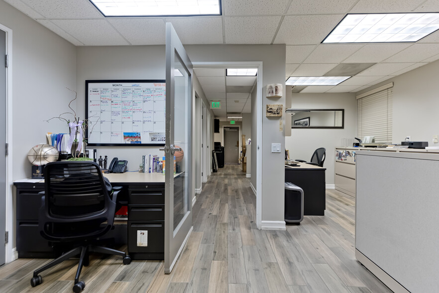 More Photos Of 15101 W Sunset Blvd, Pacific Palisades Freestanding For Sale