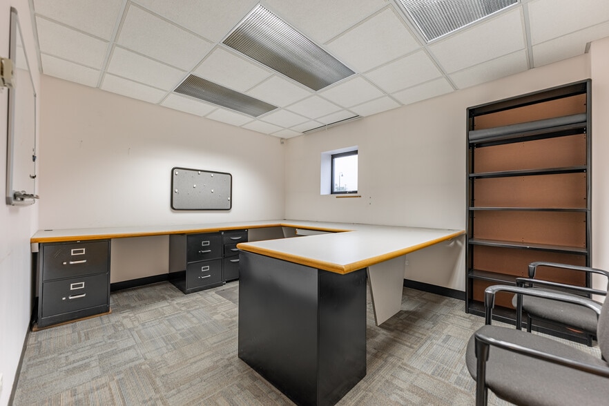 More Photos Of 5430 Saint Charles Rd, Berkeley Office For Sale