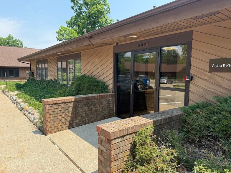 Primary Photo Of 5092 Lovers Ln, Portage Office For Sale