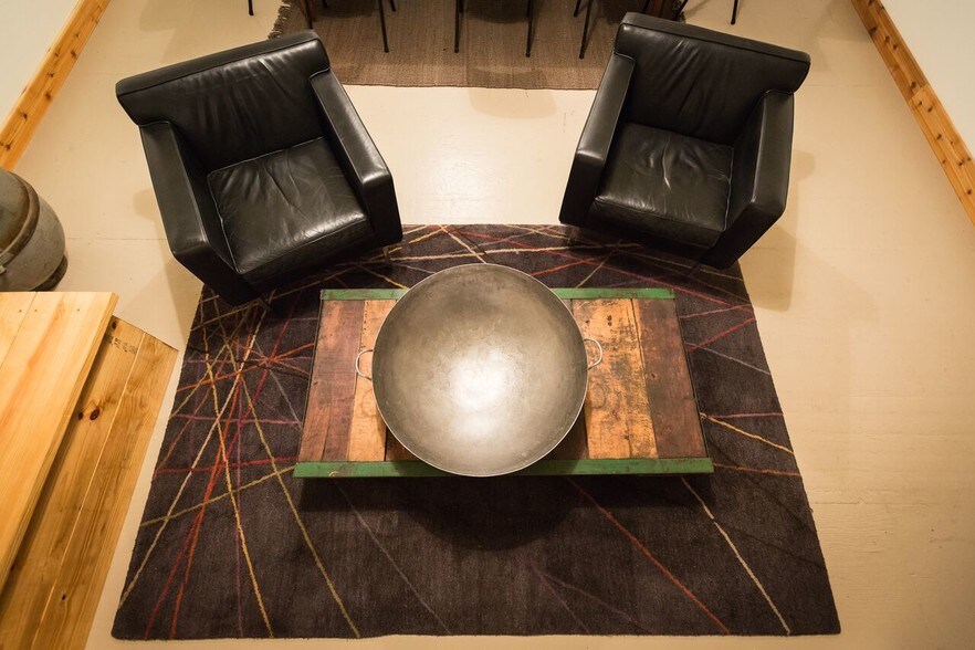 More Photos Of 409-411 Monroe W, Austin Office For Lease