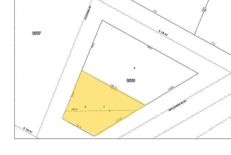 More Photos Of 250 Jackson Ave, Bronx Storefront Retail Office For Lease