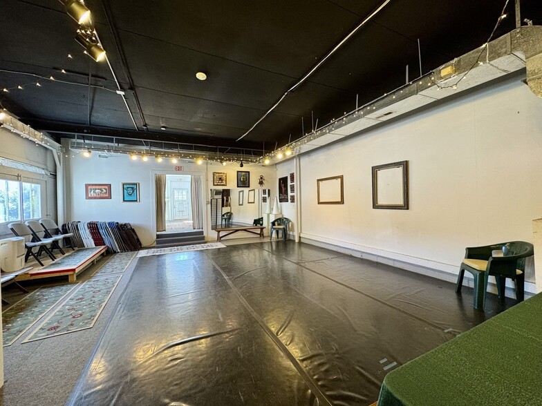 More Photos Of 9 Mill St, Greenfield Freestanding For Sale