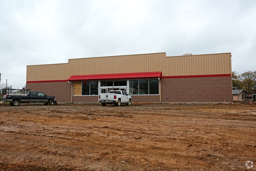 Primary Photo Of 4300 Vanderbilt Rd, Birmingham Freestanding For Lease