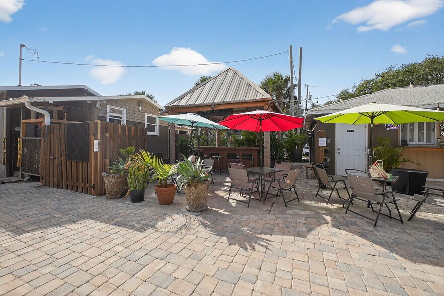 More Photos Of 314 Flagler Ave, New Smyrna Beach Storefront For Sale