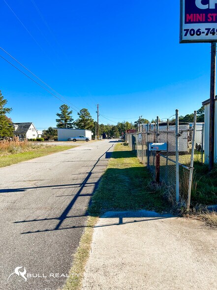 More Photos Of 109 Coleman Dr, Eatonton Self Storage For Sale