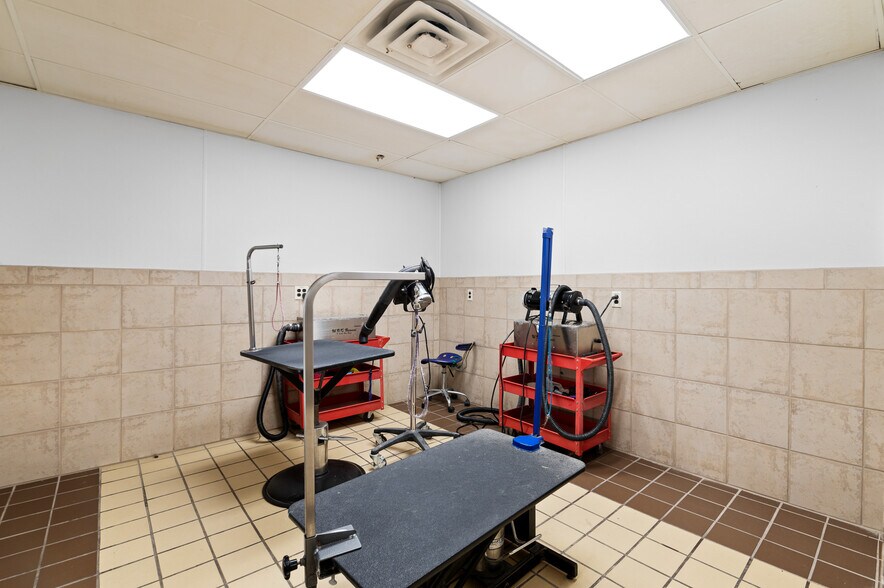 More Photos Of 2543 Babcock Rd, Green Bay Freestanding For Sale