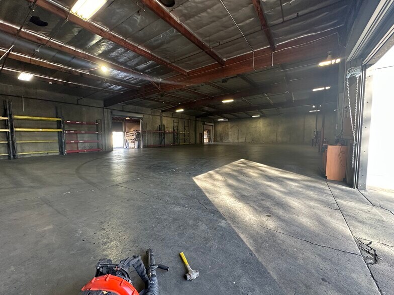 More Photos Of 18409 E Valley Blvd, City of Industry Warehouse For Lease