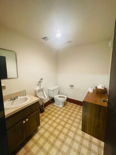 More Photos Of 210 Home Ave, Churubusco Office Residential For Sale