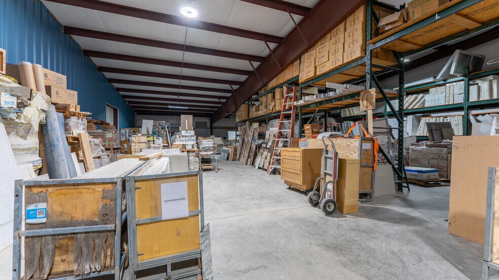 More Photos Of 19850 Houston Rd, Lebanon Showroom For Sale