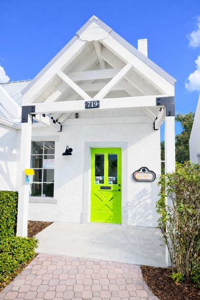 Primary Photo Of 717-719 Broadway, Dunedin Freestanding For Lease