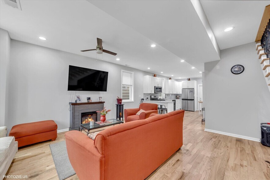 More Photos Of 8404 S Exchange Ave, Chicago Multifamily For Sale