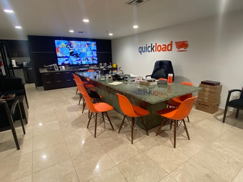 More Photos Of 2792 NW 24th St, Miami Warehouse For Lease