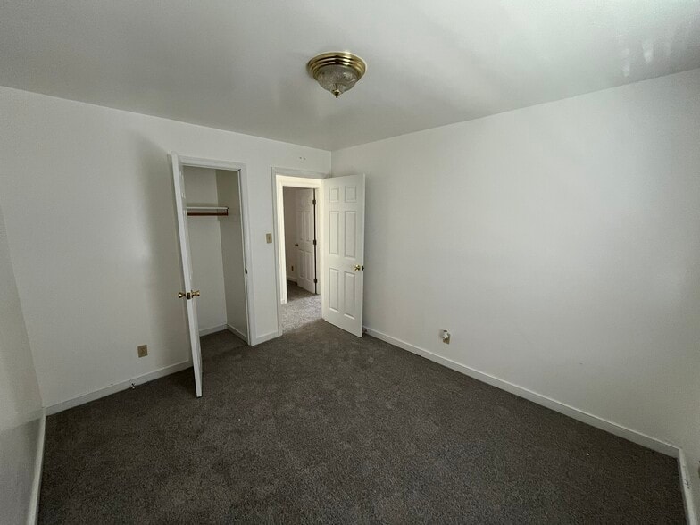 More Photos Of 172 McKeever St, Petersburg Multifamily For Sale