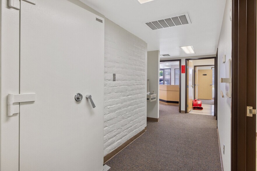 More Photos Of 561 N Alta Ave, Dinuba Medical For Lease