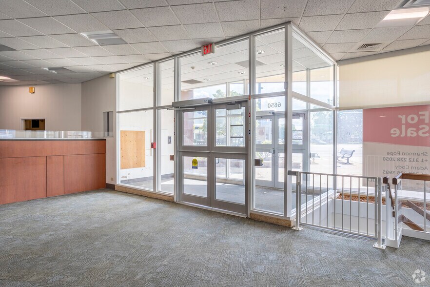 More Photos Of 6650 Cermak Rd, Berwyn Bank For Sale