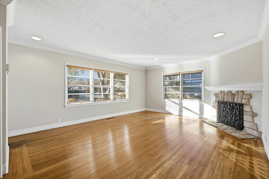 More Photos Of 29 Hawthorne Ave, Los Altos Office For Lease