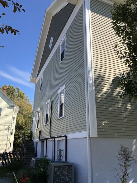 More Photos Of 28 Market St, Warren Theater Concert Hall For Sale