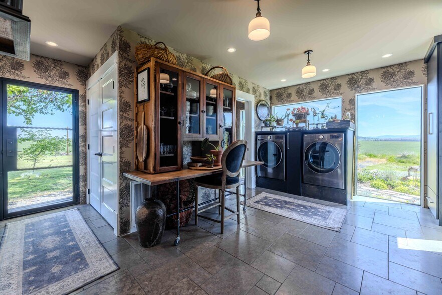 More Photos Of 1611 Little Bear Ridge Rd, Troy Specialty For Sale
