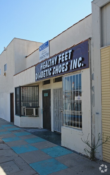 Primary Photo Of 5635 Cahuenga Blvd, North Hollywood Storefront Retail Office For Sale
