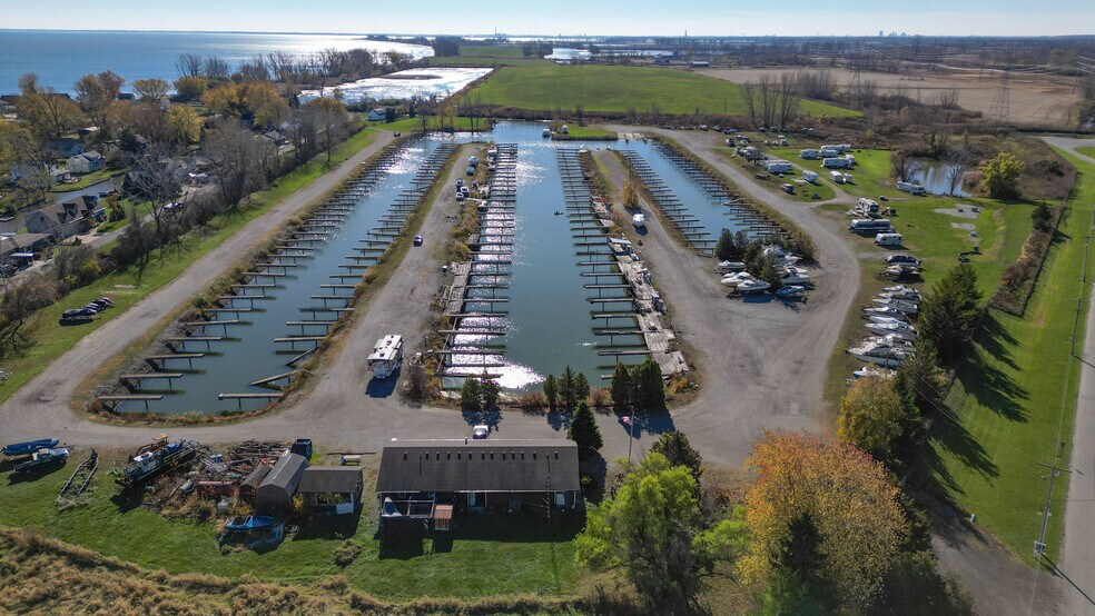 More Photos Of 10420 Harold Dr, Luna Pier Marina For Sale