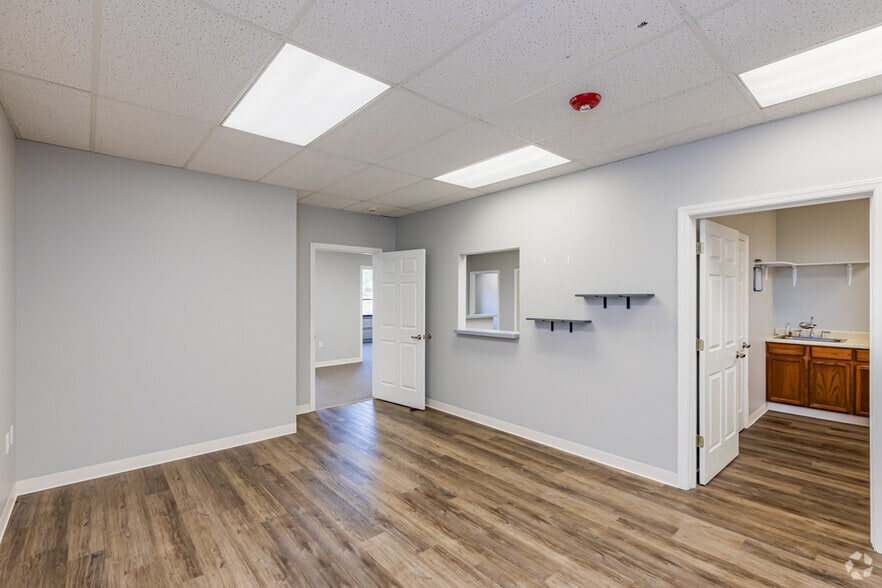 More Photos Of 250 Mt Lebanon Blvd, Pittsburgh Medical For Lease