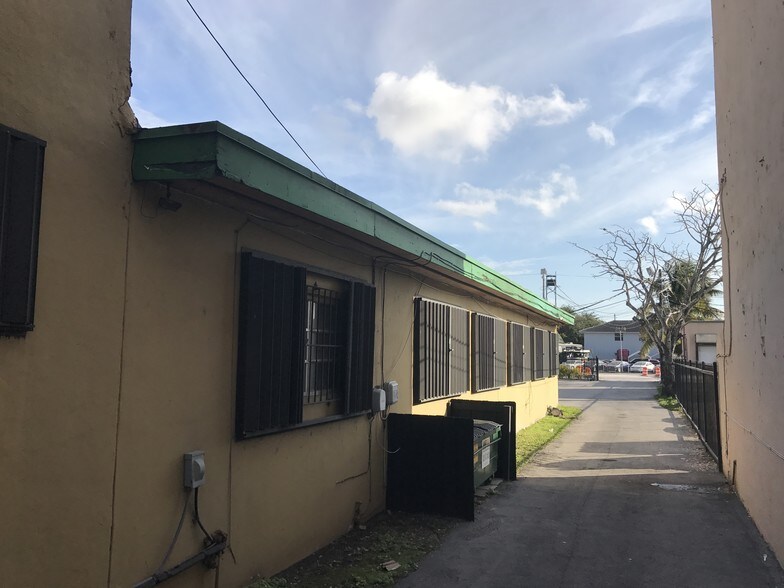 More Photos Of 1772 W Flagler St, Miami Medical For Sale