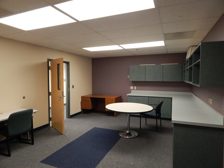 More Photos Of 2475 NW Stewart Pky, Roseburg General Retail For Lease