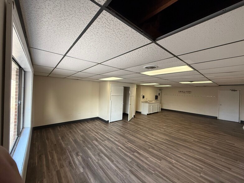 More Photos Of 101 N Royal Tower Rd, Irmo Daycare Center For Lease