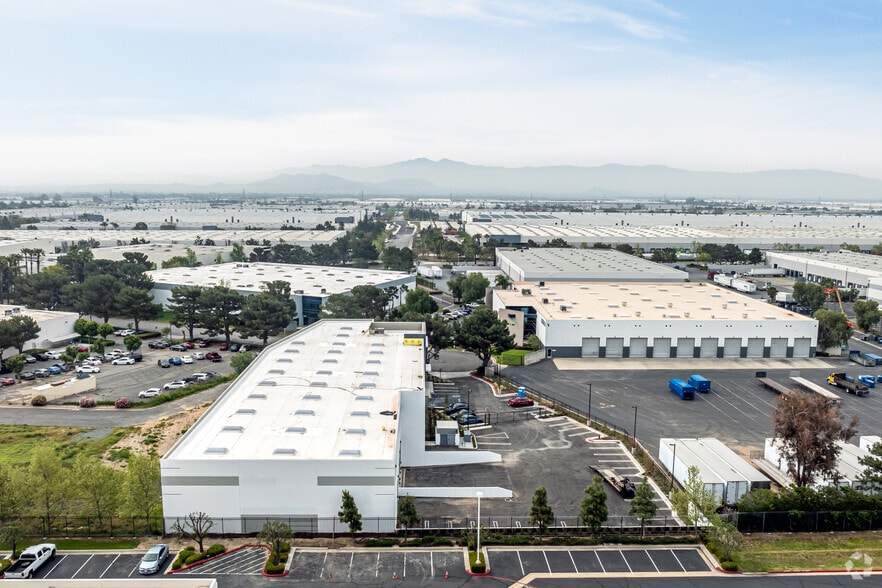 More Photos Of 11295 Inland Ave, Jurupa Valley Manufacturing For Sale