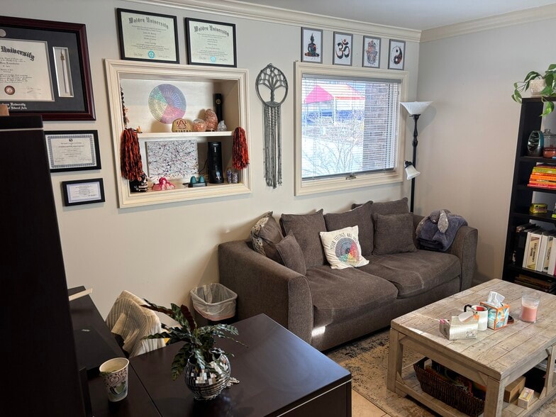 More Photos Of 30 Pointe Cir, Greenville Medical For Lease