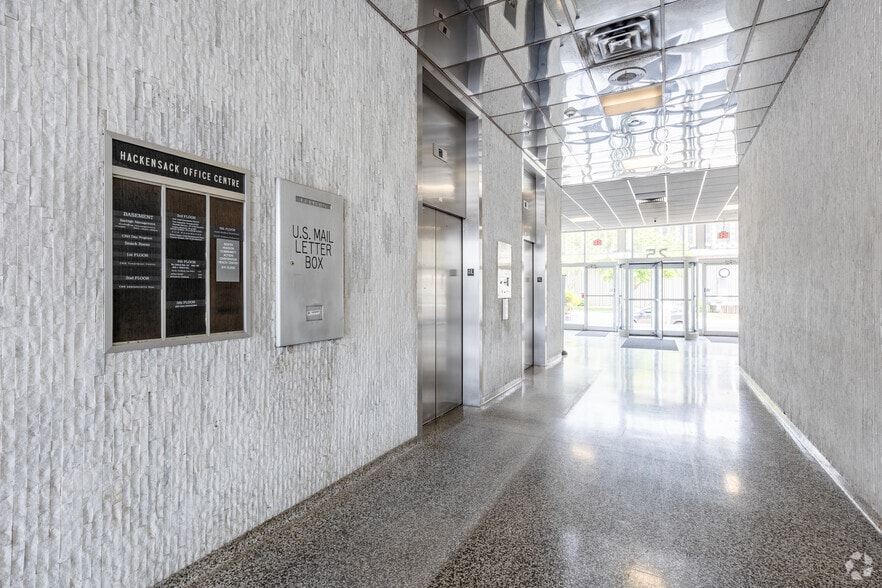 More Photos Of 25 E Salem St, Hackensack Office For Sale