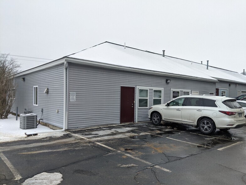 More Photos Of 114 Perimeter Rd, Nashua Light Distribution For Lease