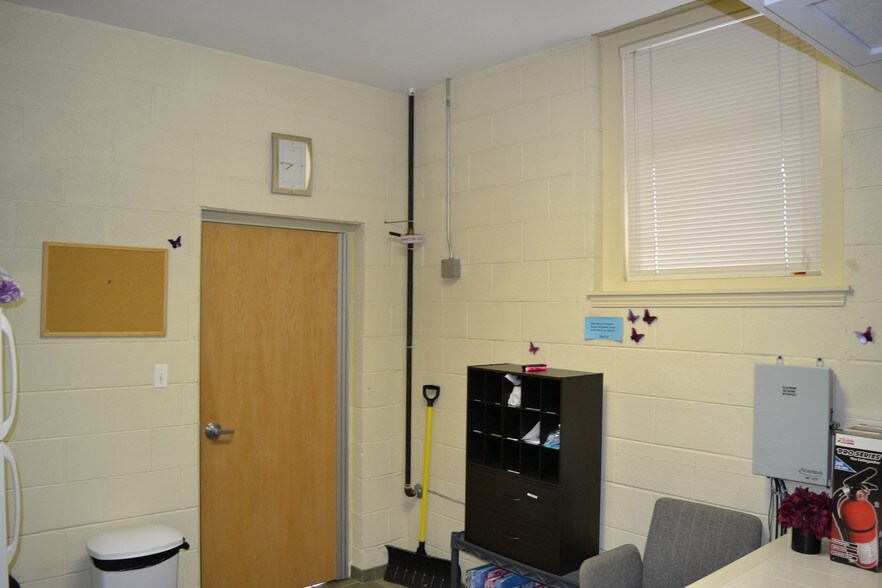 More Photos Of 301 W Railroad Ave, Bartlett General Retail For Sale