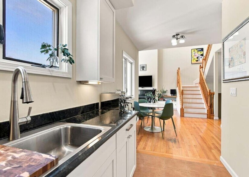 More Photos Of 2340 Palmetto Ave, Pacifica General Retail For Sale